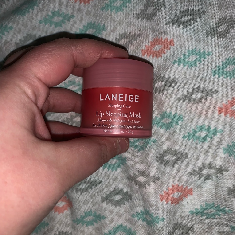 Lip sleeping mask